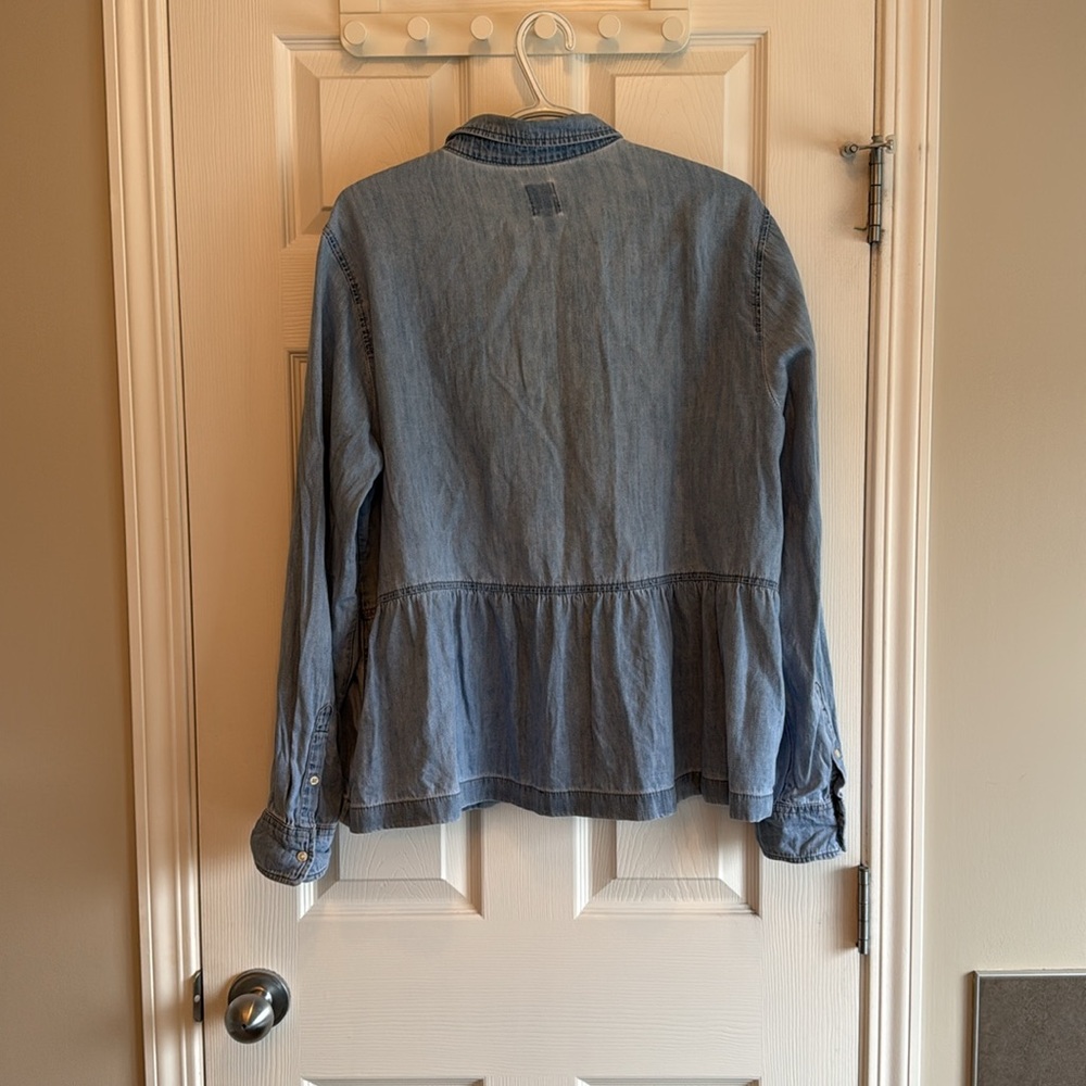 GAP Light Blue Denim Peplum Button-Front Shirt - Picture 3 of 4